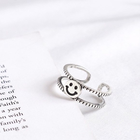 Smiley face ring. Happy face ring, smile face ring. Sterling silver ring - Picture 5 of 7